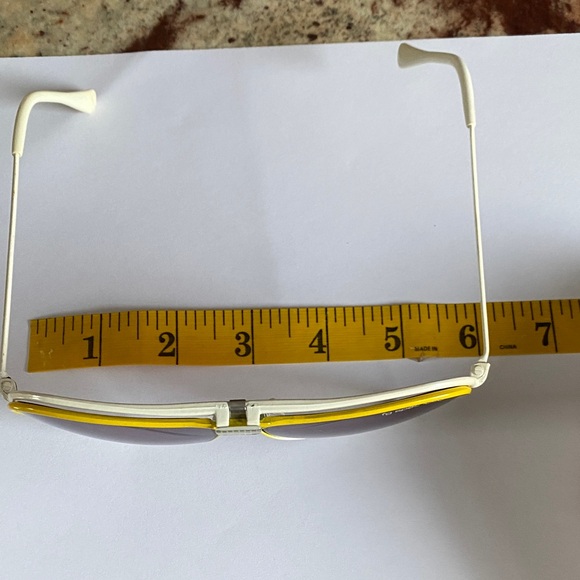 Foster Grant White and Yellow Sunglasses - Picture 6 of 8